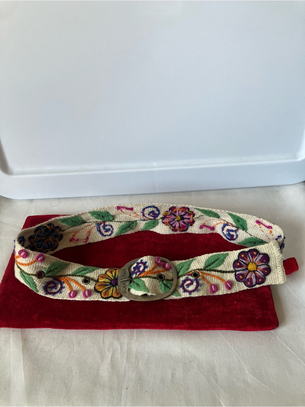 Alma Soul Peru White Colorful Embroidered Flowers Boho Belt Sz XS 25”-32”